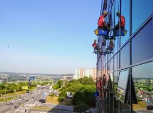 Ohrana proti holubům, výškové práce, čištění střech a fasád